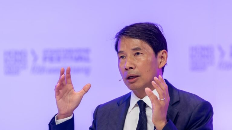 Primavera Capital chairman warns against financial war with Washington