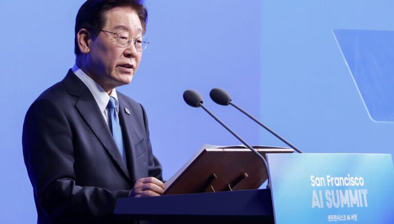 Lee outlines plan to transform Korea into pillar of global AI supply chain