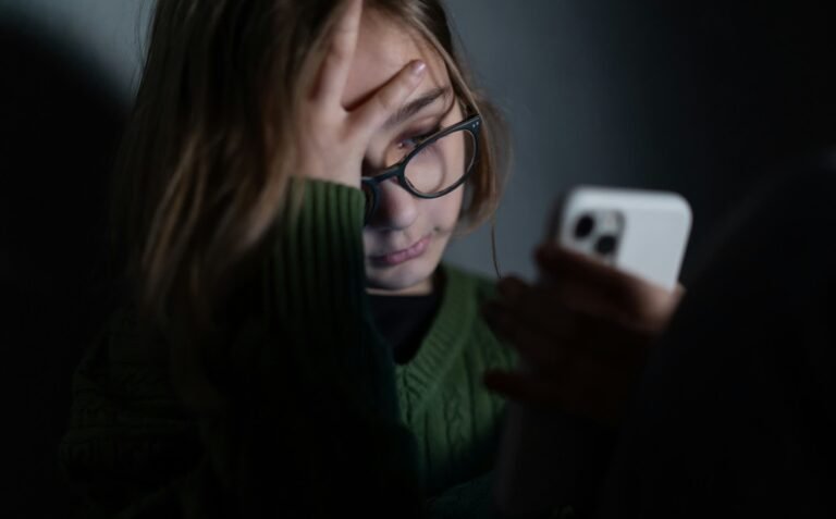 France just voted to ban kids under 15 from social media, but Australia’s ban shows how hard that is to enforce