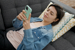Is That Delivery Text Real? How to Spot Package Smishing and Delivery Scams