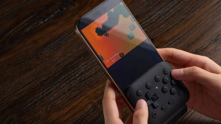 8BitDo Opens Pre-Orders for FlipPad