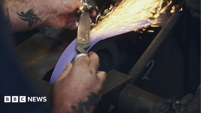 Manufacturing: How trainees combine tech and age-old skills