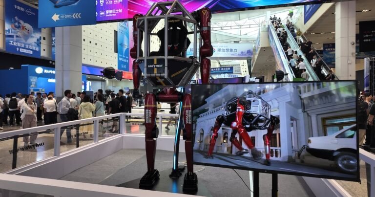 Transformable Robot, Domestic AI Chips Highlight China's AI Supply Chain at WAIC – 조선일보