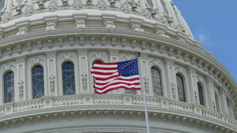 US Senate Crypto Market Structure Bill Snags on Fight Over Ethics Enforcement