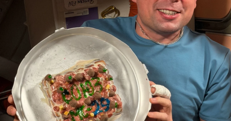 NASA astronauts make space ‘cake’ to celebrate new crew members – Northeast Mississippi Daily Journal