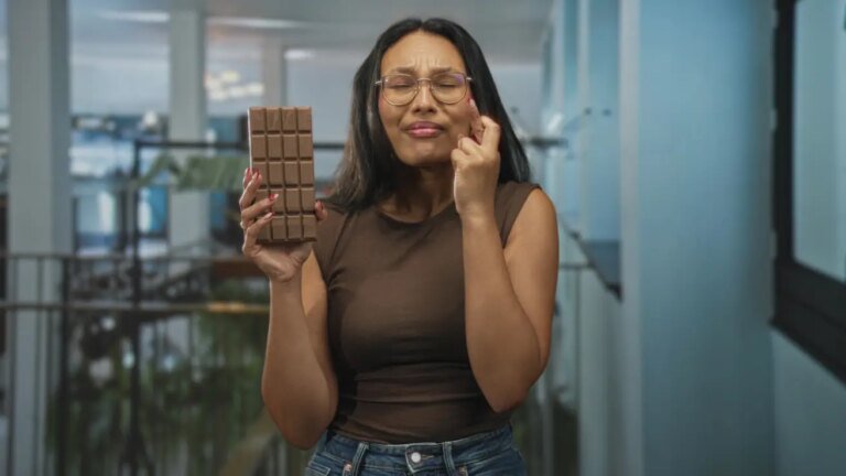 Sniffing chocolate for ‘leg day’ at the gym is the latest craze. Here’s the reality