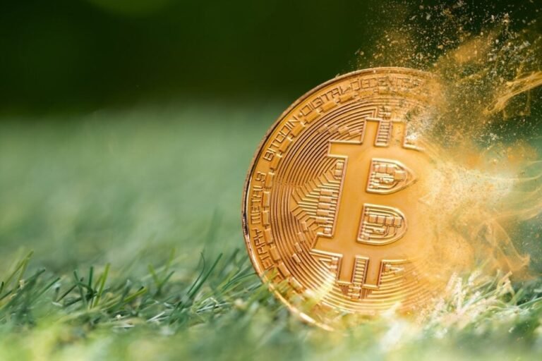 Bitcoin Fell 50% and MSTR, BMNR, BSTR Are Paying the Price: What’s Happening? – Strategy (NASDAQ:MSTR)