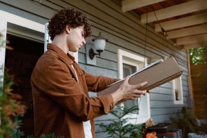 Brushing Scams: What They Are and How to Stay Safe From Unsolicited Packages