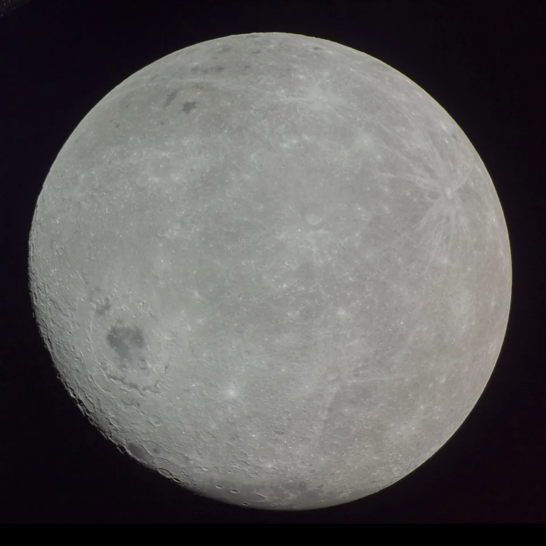 Should Scientists Have Research “Reserves” on the Moon?