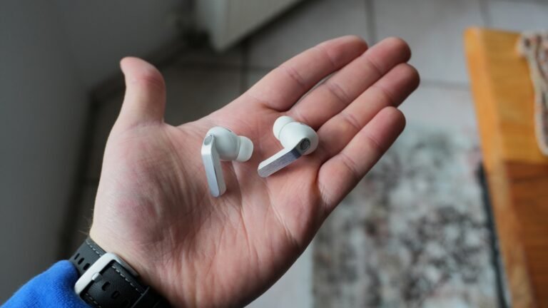 New Galaxy Buds On/Able images reveal Samsung’s clip-on earbud design