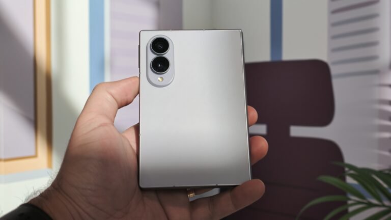Samsung phones get new Google Play System, Android System WebView updates