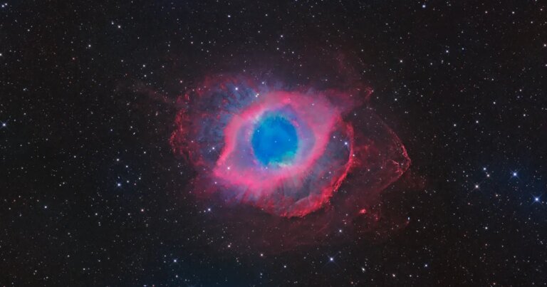 A glowing eye | Astronomy Magazine