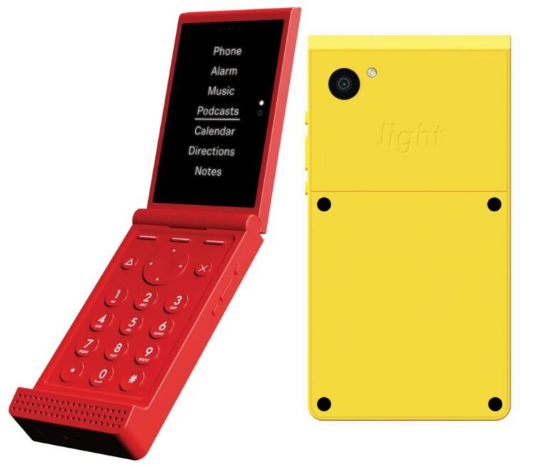 Light Flip minimalist classic 5G flip phone announced