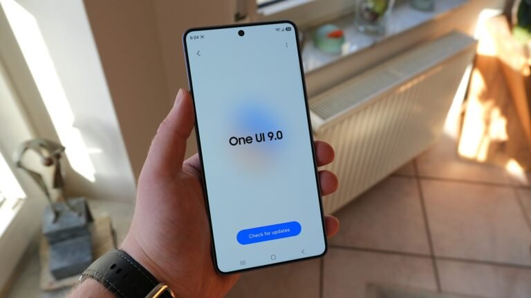 Fans get first glimpse of One UI 9 on a Galaxy S25 and new My FanCam feature