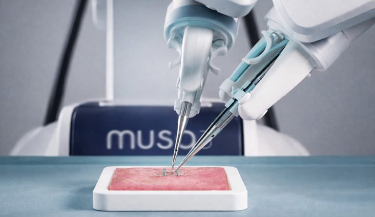 New microsurgery robot makes complex procedures accessible to more patients