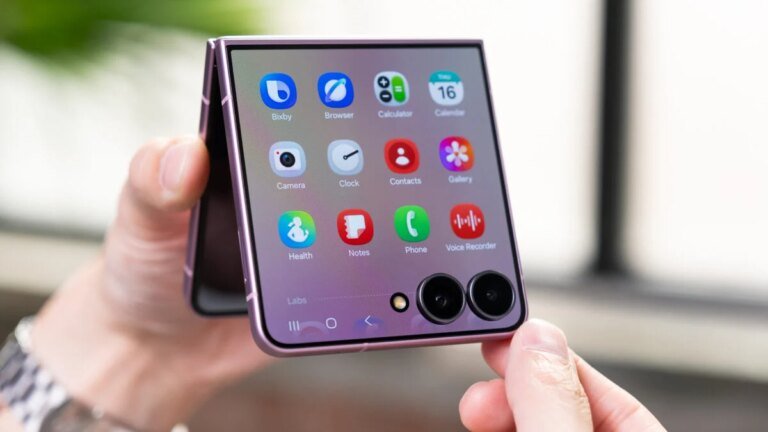 Samsung Galaxy Z Flip 8 Hands-On: One of the Mildest Phone Upgrades Ever