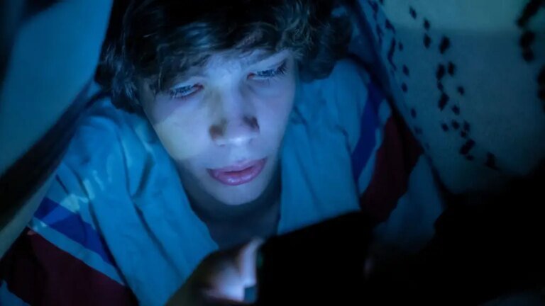 eSafety warns tech platforms to fix sextortion blind spots
