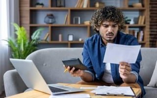 Persistent money struggles linked to faster brain ageing. The study found that people who experienced either persistent money struggles or persistent low income in early and middle adulthood performed less well in cognitive tests by the age of 53.