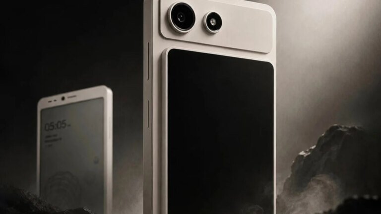 Hisense’s New E Ink Phone Has a Detachable Screen That Actually Makes Sense