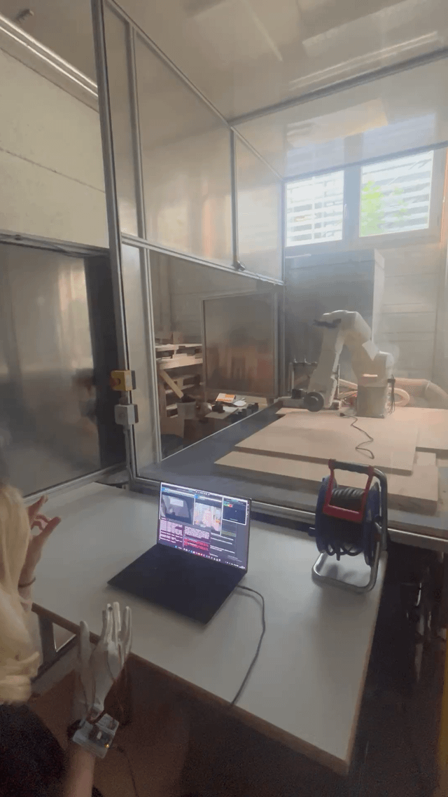 Controlling KR6 with a hardware glove and hand gestures