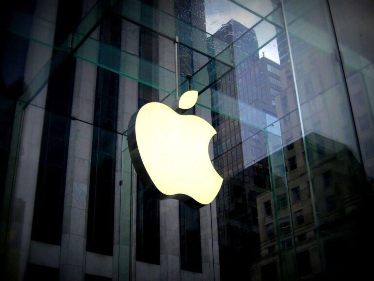 Apple Hit With Lawsuit Over Fake Bitcoin Wallet App Scam