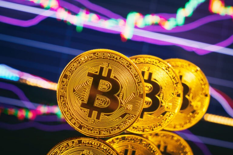 Bitcoin ETF Inflows Extend to Seven Days as Price Slips From $66K
