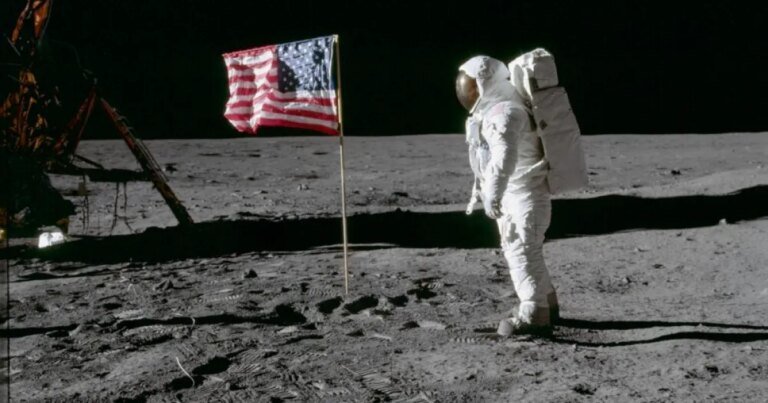 July 13, 1969: Luna 15 launches