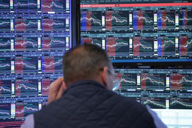 Bitcoin halving cycle history challenges $300,000–$500,000 moonshot forecasts