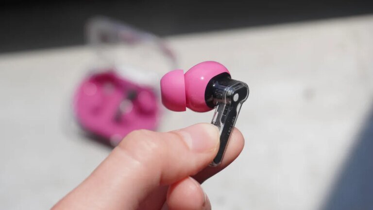 I tested Nothing’s new pink earbuds, and they look as good as they sound