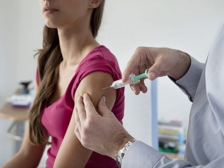 AI-Designed ‘Super-Antigen’ Vaccine Breakthrough: Cambridge Scientists Use Machine Learning to Future-Proof Pandemic Protection