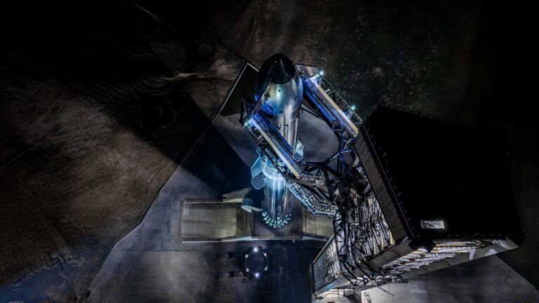 SpaceX stacks massive Starship rocket ahead of today’s Flight 13 test launch (video)