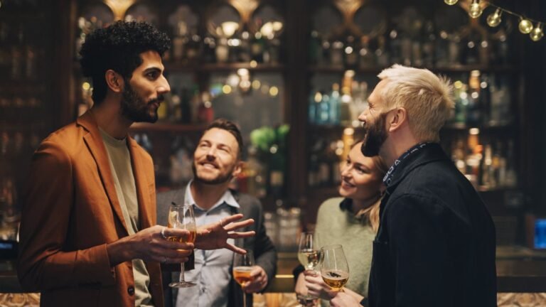 Samsung Galaxy Fold Inn pop-up pub: Everything to know