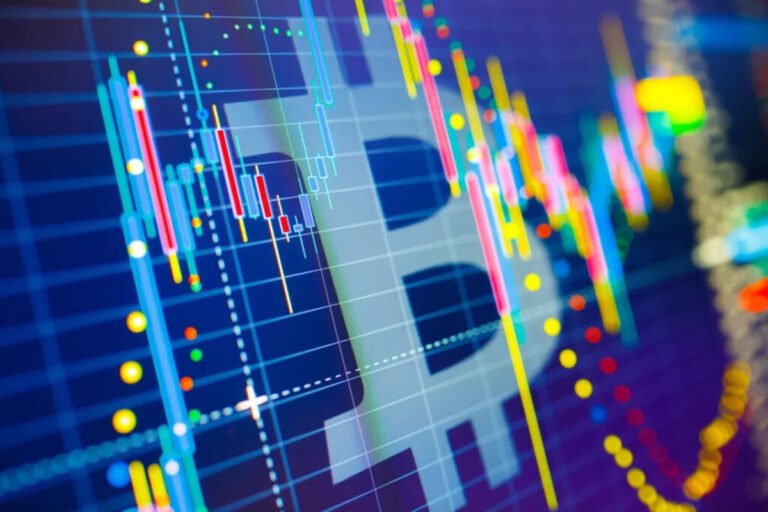 Bitcoin, Ethereum, XRP, Dogecoin Plummet Even as SEC Chair Paul Atkins Sees Crypto Bill Advancing: Analyst Says BTC’s Big Move ‘Just Around the Corner’