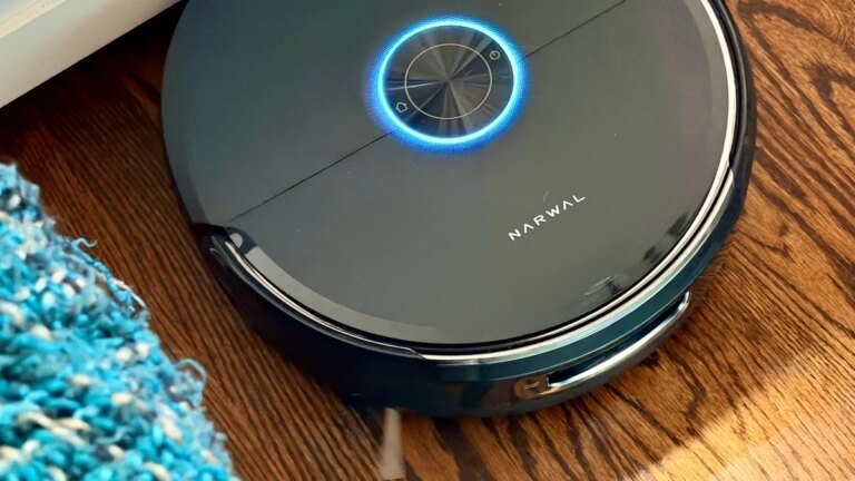 Narwal Flow 2 review: The robot vacuum that finally perfected obstacle avoidance