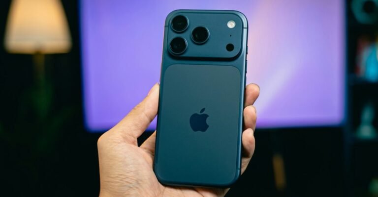 Apple hit a record 49% share of global smartphone revenue for Q2