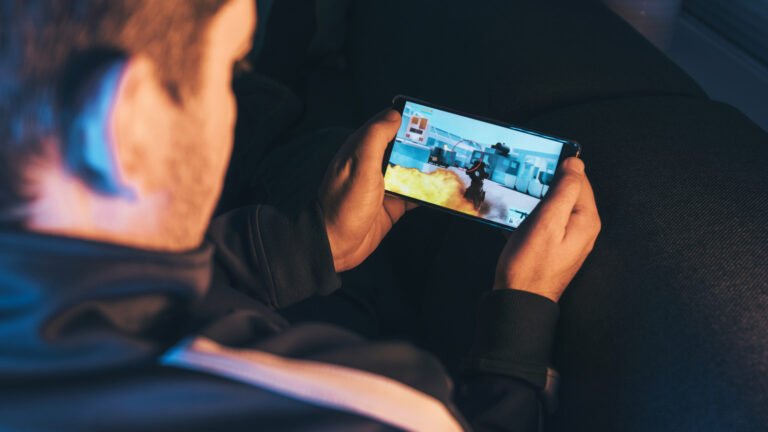 OnePlus 15 Vs. Samsung Galaxy S26: Which Is Better For Gaming?