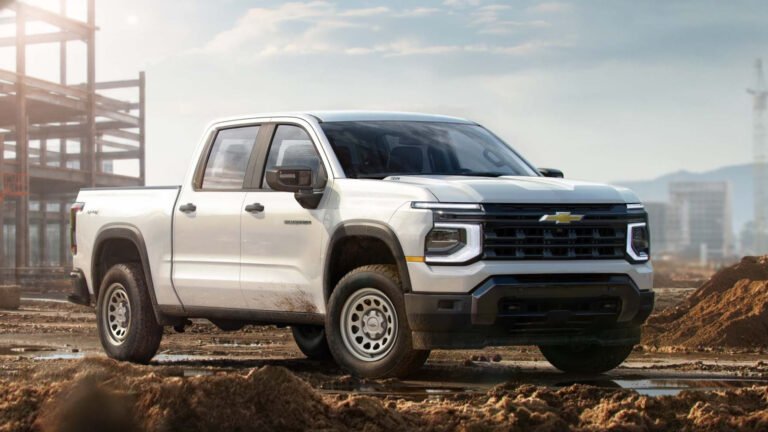 Why GM Is Bringing Back The 5.7L Small Block V8 Engine