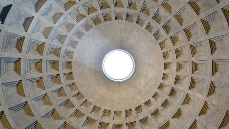 New Study Reveals Why Ancient Roman Concrete Keeps Getting Stronger : ScienceAlert