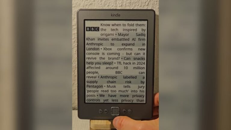 Someone connected a Raspberry Pi 4B to an old, unsupported Kindle, and now it’s an e-ink dashboard