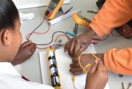 Nzimande visits Sci-Bono Centre to push science education