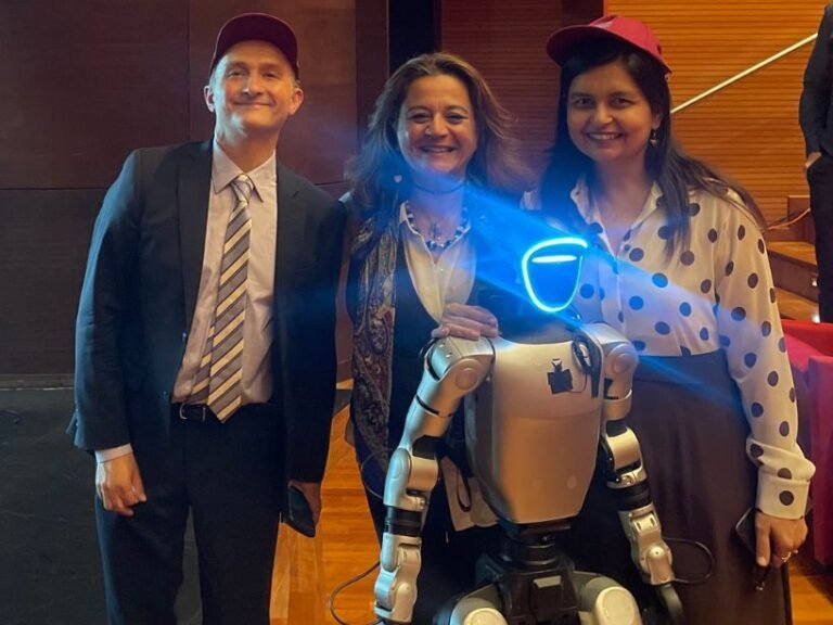 This TMU PhD student is teaching robots to help humans feel less alone – News and Events