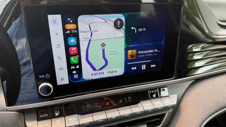 Waze just gave me 5 new reasons to switch from Apple Maps