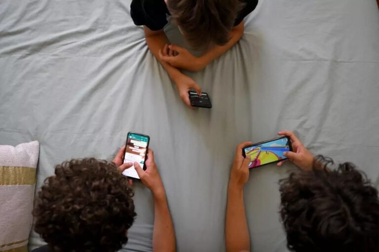 Childhood trauma may fuel teenage smartphone addiction