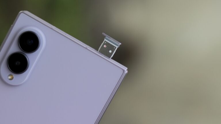 Galaxy Z8 series does not support dual physical SIM cards