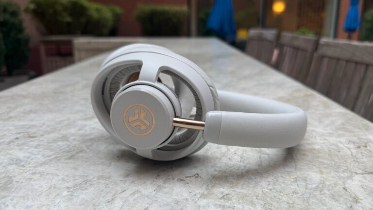 These Funky Open Over-Ear Headphones Let My Ears Feel the Breeze – Perfect for Summer